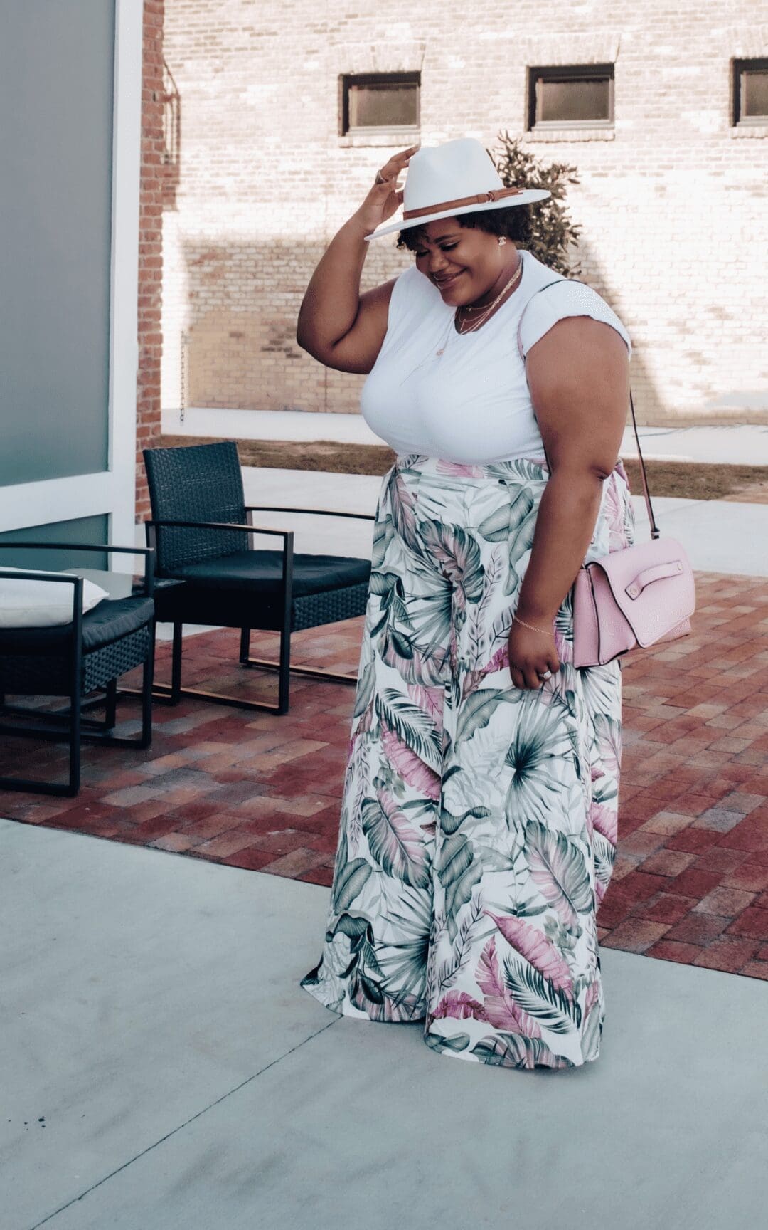 How to Style Floral Printed Pants- Curvy Edition - Katelynn Morris